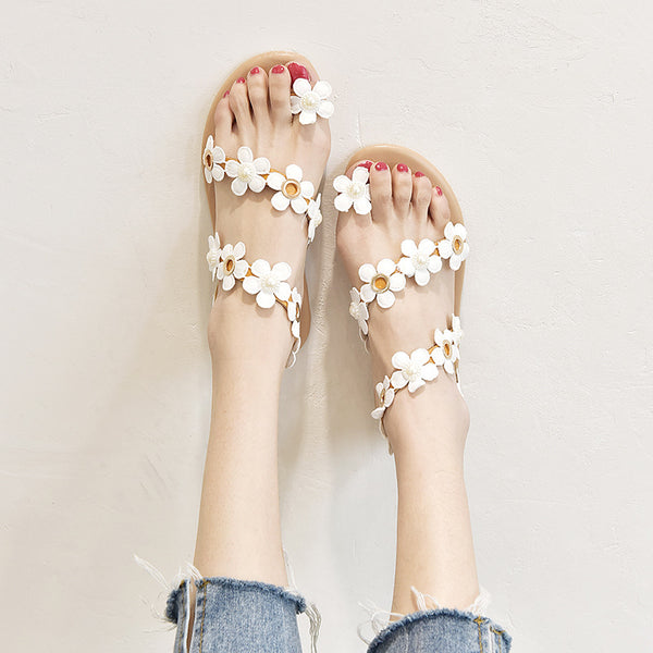 Trendy Floral White Flat Heel Sandals - TrendsetterbyTracy Boutique