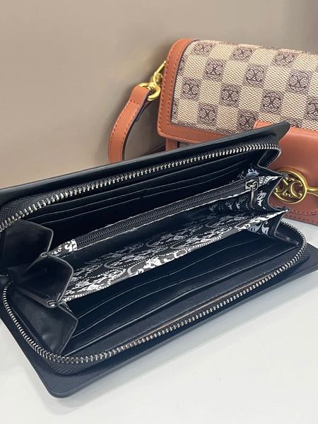 Trendy Black Skull Head Wrist Wallet - TrendsetterbyTracy Boutique