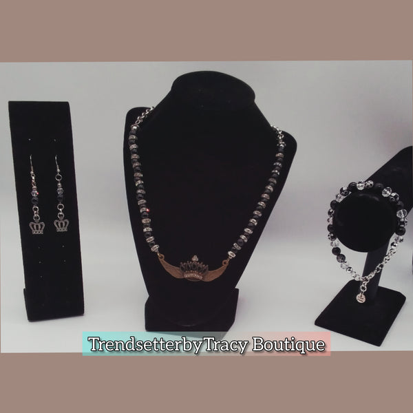Trendy I Am The Queen Of Everything Statement Necklace Set - TrendsetterbyTracy Boutique