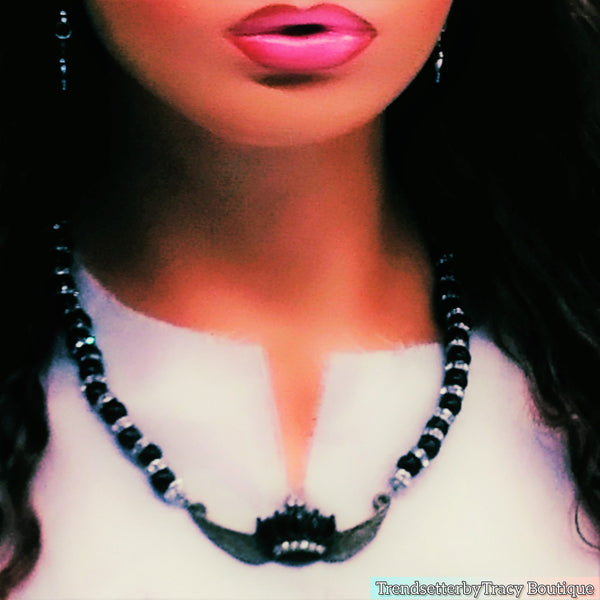 Trendy I Am The Queen Of Everything Statement Necklace Set - TrendsetterbyTracy Boutique